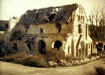 Kirche durch Artilleriefeuer beschädigt, Tracy-le-Val, Oise, Frankreich, 1917